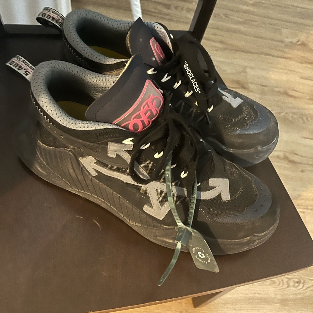 Off-White Black and Pink Arrows Sneakers